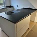 ein neues Projekt, Hartgestein mit satinierter Oberfläche ...